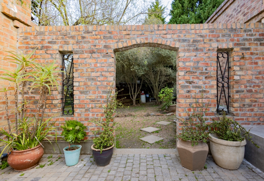 6 Bedroom Property for Sale in Vierlanden Western Cape